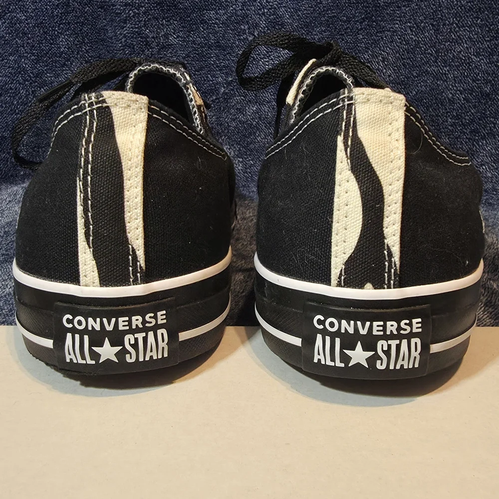 Custom Converse All Stars "Chuck Taylor" low-top canvas sneakers - Picture 4 of 7